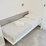 Indipendente Con Piscina 우겐토