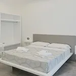 Indipendente Con Piscina 우겐토