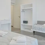 Indipendente Con Piscina 빌라 *