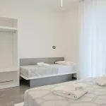 Indipendente Con Piscina 우겐토