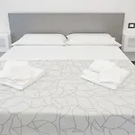 Indipendente Con Piscina 빌라 우겐토