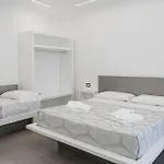 Indipendente Con Piscina