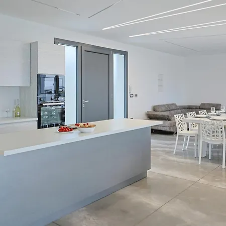 Villa Indipendente Con Piscina Ugento