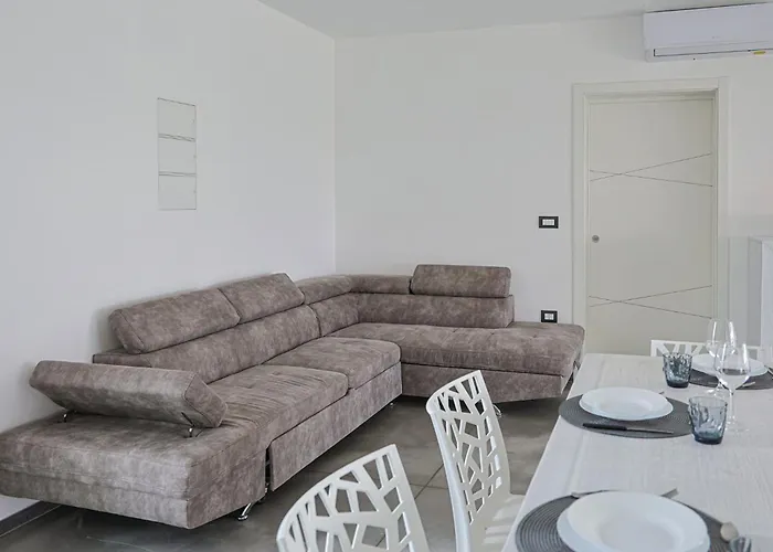 Indipendente Con Piscina